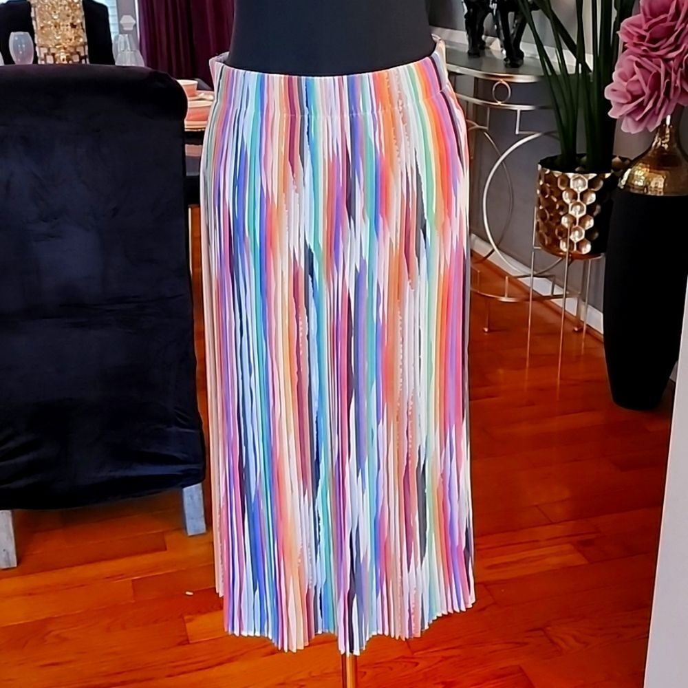 Zara pleated skirt sz medium